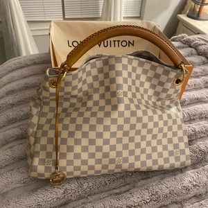 Artsy Louis Vuitton